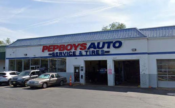 Pictures of Retail property located at 135 Christiana Rd, New Castle, DE 19720 for lease - image #1