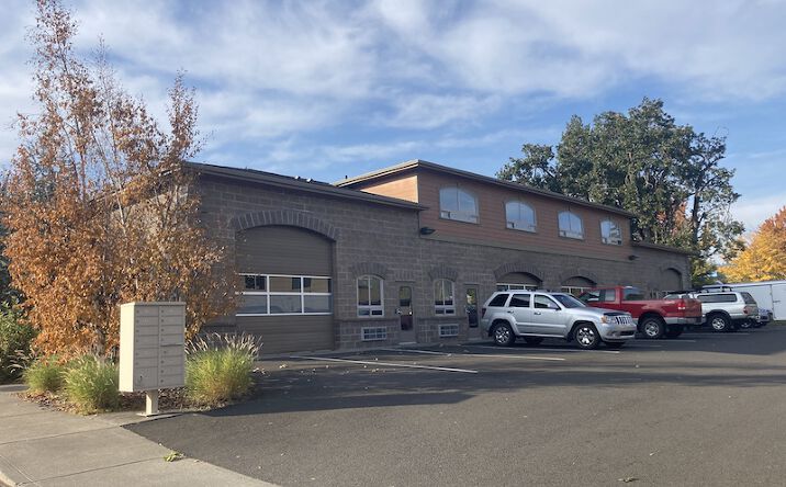 Pictures of Office property located at 202 Wasco Loop, Hood River, OR 97031 for lease - image #1