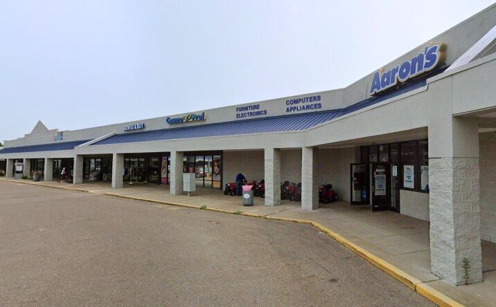 Pictures of Retail property located at 515 Union Avenue, Dover, OH 44622 for lease - image #1