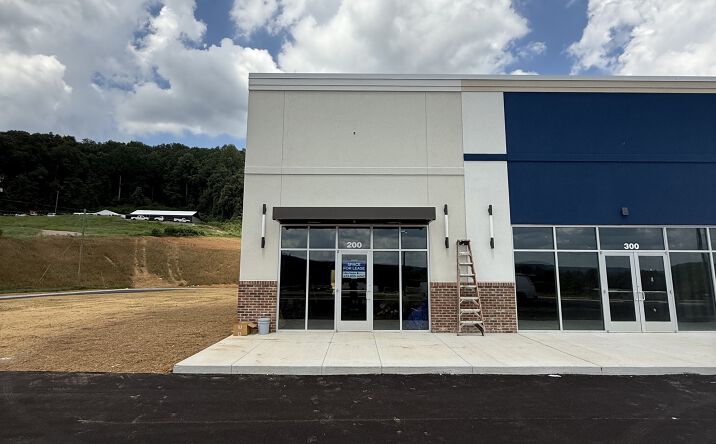 Pictures of Retail, Restaurant, Office property located at 66 Market Terrace, Oneonta, AL 35121 for lease - image #1