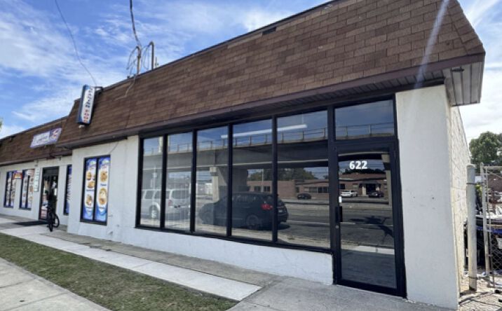 Pictures of Retail property located at 622 Oak St, Copiague, NY 11726 for lease - image #1