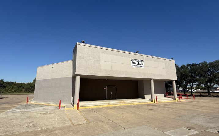Pictures of Retail property located at 17567a Imperial Valley Dr, Houston, TX 77060 for lease - image #1