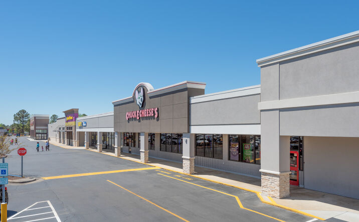 Pictures of Retail property located at 201 N Berkeley Blvd, Goldsboro, NC 27534 for lease - image #1
