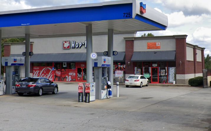 Pictures of Retail property located at 725 Alabama St, Carrollton, GA 30117 for lease - image #1