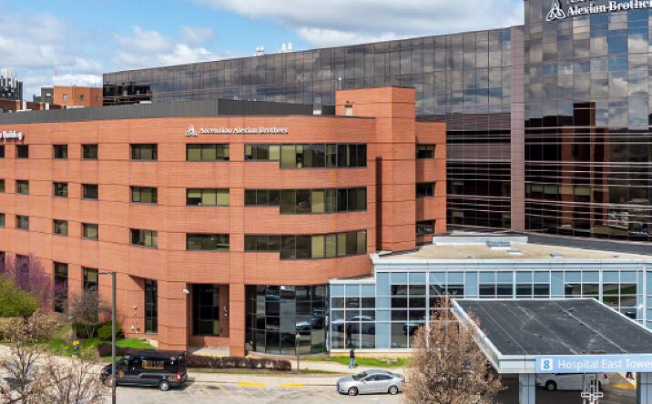 Pictures of Office property located at 810 Biesterfield Rd, Elk Grove Village, IL 60007 for lease - image #1