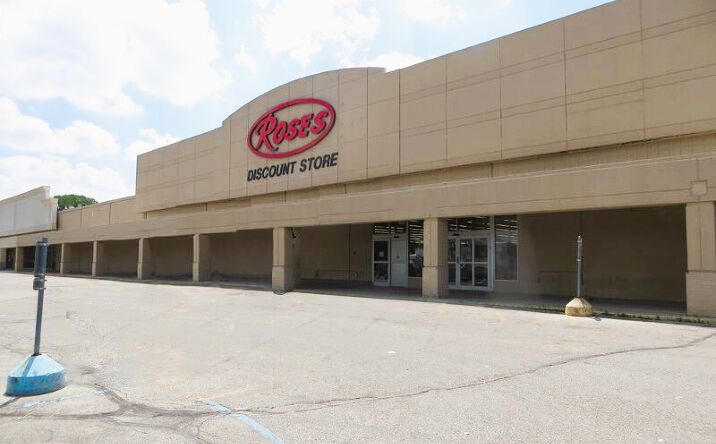 Pictures of Retail property located at 7201 Pendleton Pike, Indianapolis, IN 46226 for lease - image #1