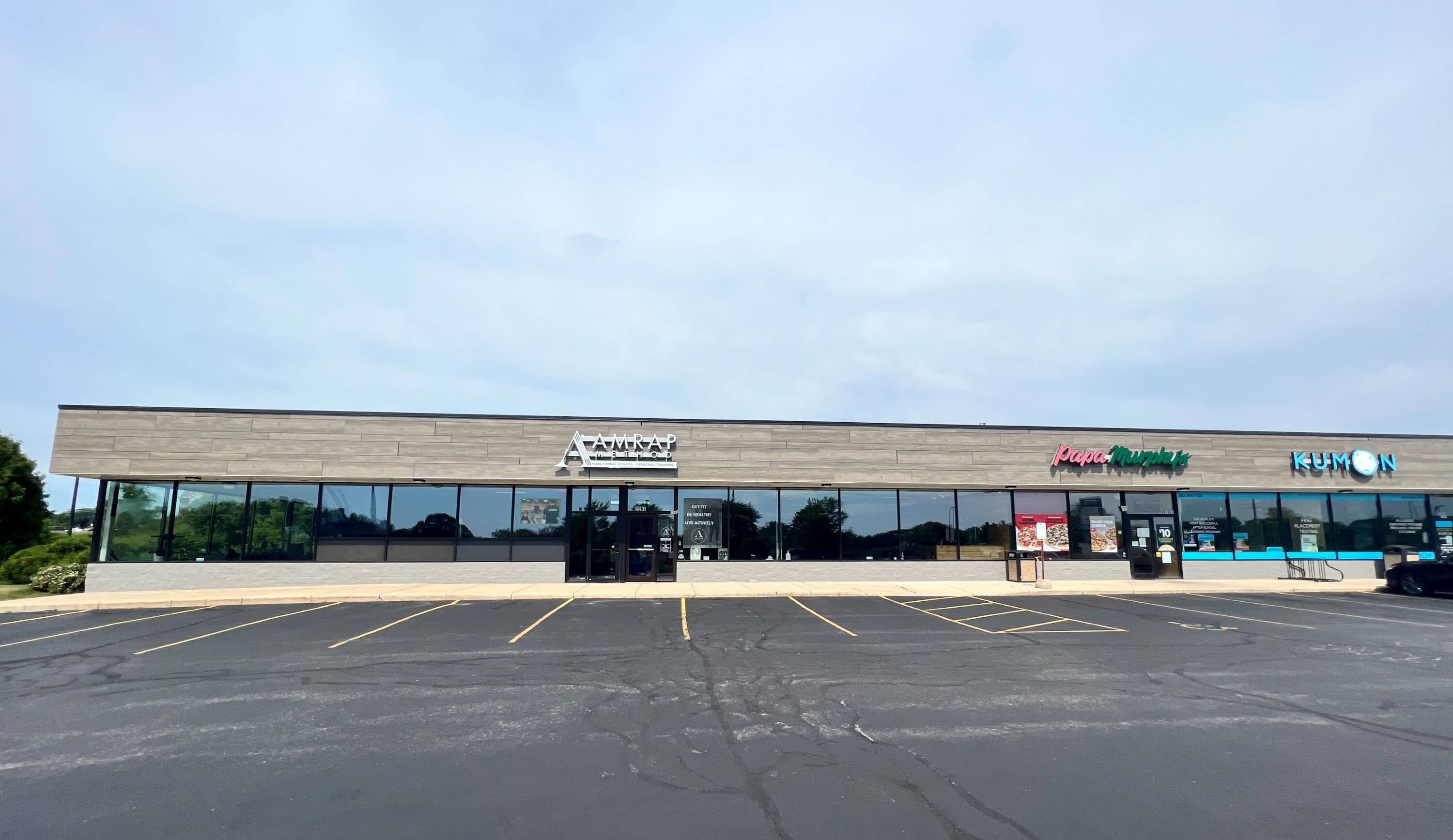1965 Wisconsin Ave, Grafton, WI 53024 Retail Space for Lease Oak