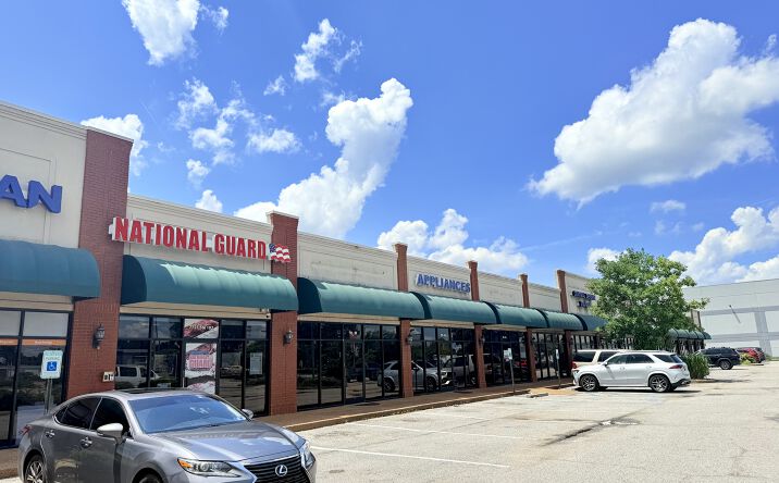 Pictures of Retail property located at 7721 Hacks Cross Rd, Olive Branch, MS 38654 for lease - image #1