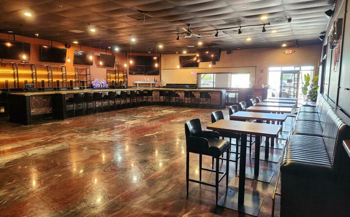 Pictures of Retail, Restaurant property located at 2107 S Tamiami Trl, Venice, FL 34293 for lease - image #1