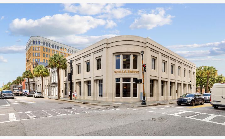 Pictures of Office property located at 16 Broad St, Charleston, SC 29401 for lease - image #1