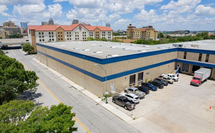 Pictures of Industrial property located at 1133 E Houston St, San Antonio, TX 78205 for lease - image #1