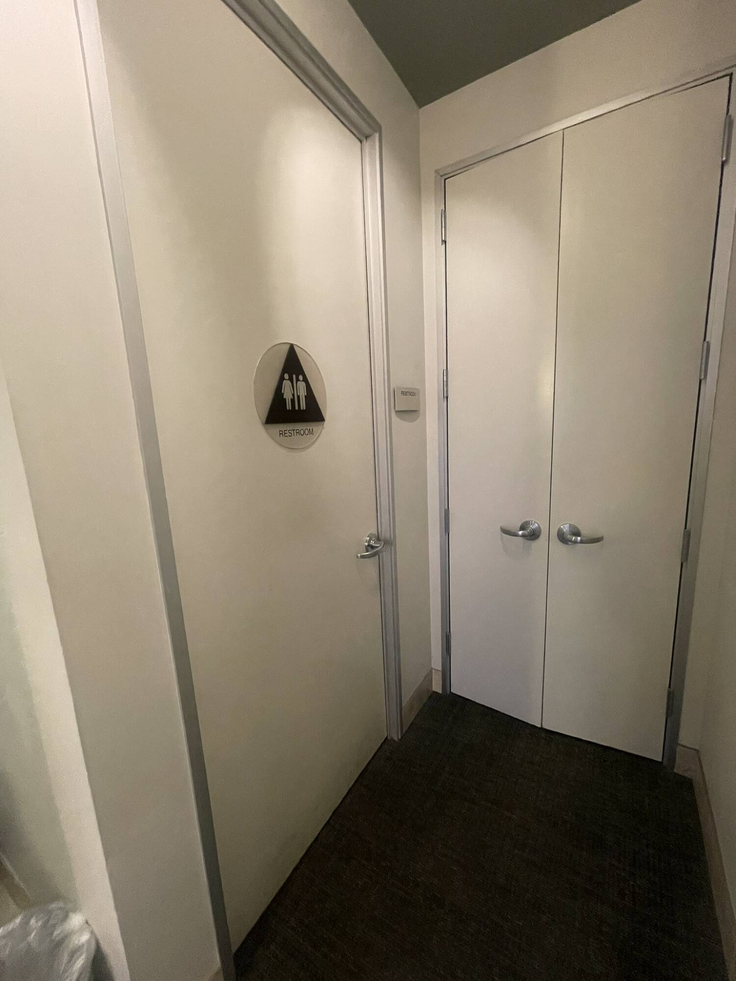 2803370