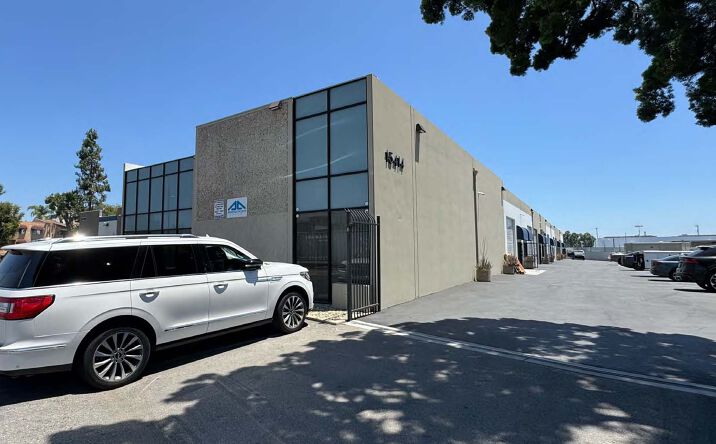 Pictures of Industrial property located at 15414 Cabrito Rd, Van Nuys, CA 91406 for lease - image #1