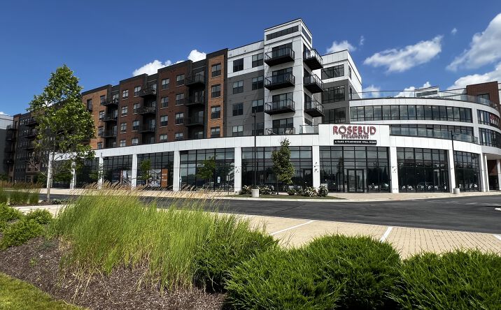 Pictures of Retail, Office, Restaurant property located at 500 W Dundee Rd, Wheeling, IL 60090 for lease - image #1
