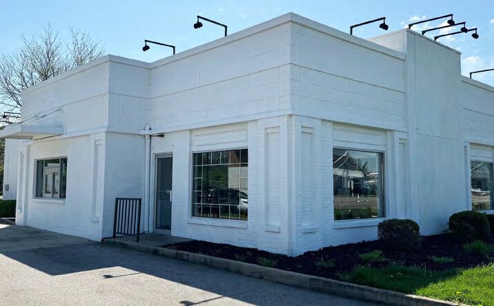 Pictures of Retail, Restaurant property located at 2100 S Erie Blvd, Hamilton, OH 45011 for lease - image #1