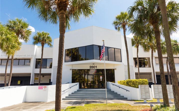 Pictures of Office property located at 2801 NW 74 AV # S15, Miami, FL 33122 for lease - image #1