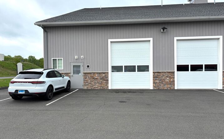 Pictures of Industrial property located at 6 Pheasant Run Rd, Oxford, CT 06478 for lease - image #1