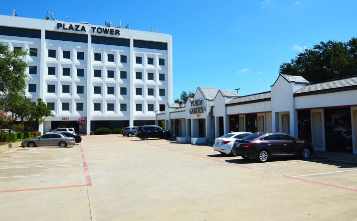 Pictures of Retail, Office property located at 2121 W Airport Fwy, Irving, TX 75062 for lease - image #1