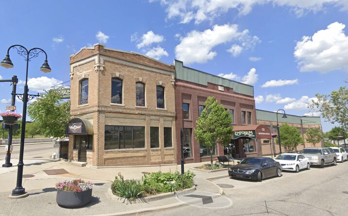 Pictures of Retail, Restaurant, Special Purpose property located at 121 S Niles Ave, South Bend, IN 46617 for lease - image #1