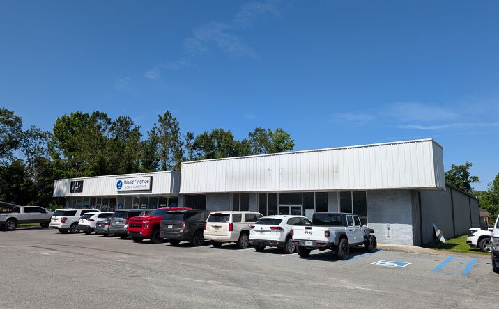 Pictures of Retail property located at 713 S Davis St, Nashville, GA 31639 for lease - image #1