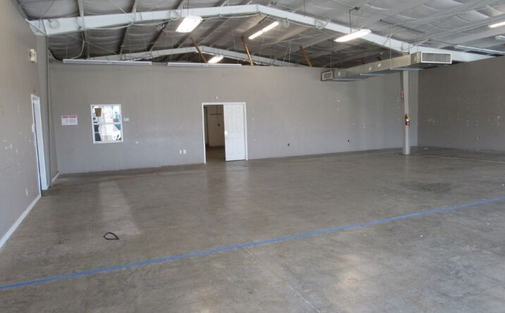 Pictures of Retail, Office property located at 212 1st Ave street, Moultrie, GA 31768 for lease - image #1