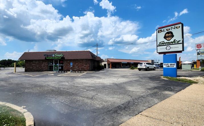 Pictures of Retail property located at 2981 N Water St, Decatur, IL 62526 for lease - image #1