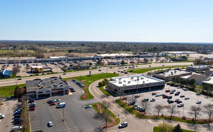 Pictures of Retail property located at 6150 E State St, Rockford, IL 61108 for lease - image #1
