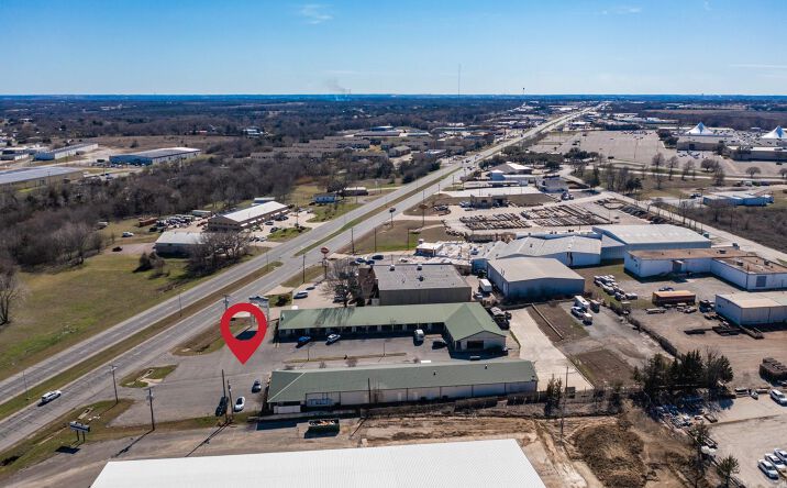 Pictures of Office property located at 5464 Texoma, Tom Bean, TX 75090 for lease - image #1