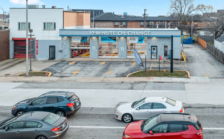 Pictures of Retail property located at 4819 W 93rd St, Oak Lawn, IL 60453 for lease - image #1