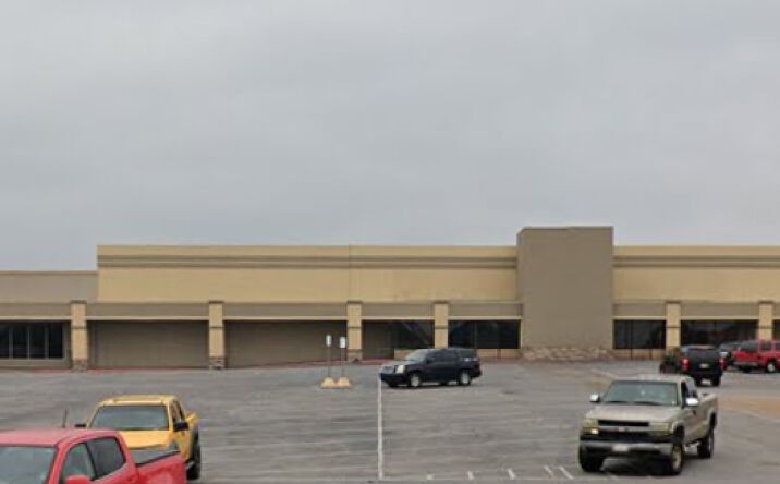 Pictures of Retail property located at 1588 US 49, Magee, MS 39111 for lease - image #1