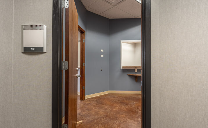 Pictures of Office property located at 1750 N Randall Rd, Elgin, IL 60123 for lease - image #1