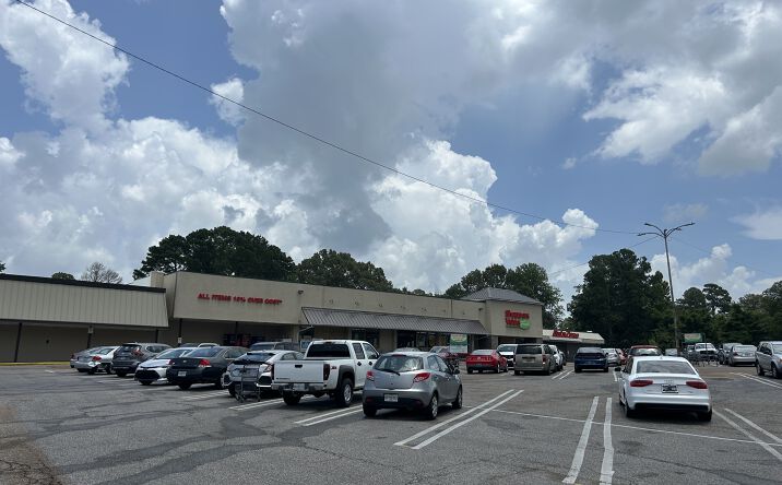 Pictures of Retail property located at 820 E Northside Dr, Clinton, MS 39056 for lease - image #1