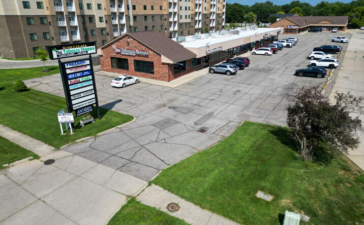 Pictures of Retail, Office property located at 42142 Garfield Rd, Clinton Twp, MI 48038 for lease - image #1