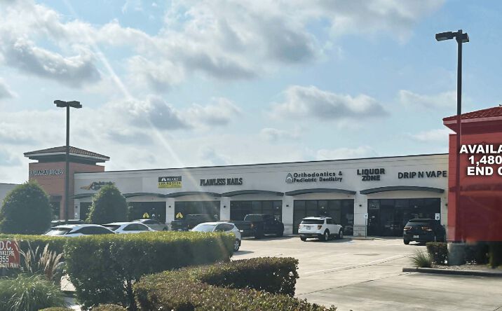 Pictures of Retail property located at 1355 E League City Pkwy, League City, TX 77573 for lease - image #1
