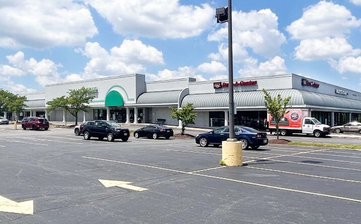 Pictures of Retail property located at 1069 Regency Pkwy, Saint Charles, MO 63303 for lease - image #1