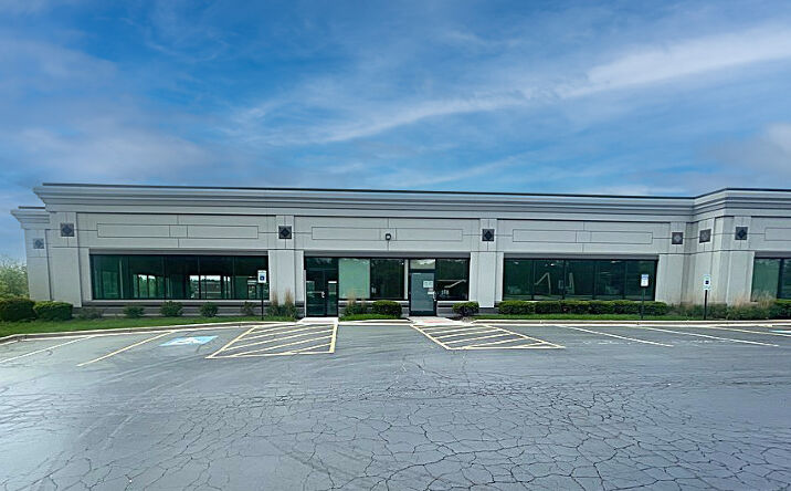 Pictures of Office property located at 2130 Point Blvd, Elgin, IL 60123 for lease - image #1