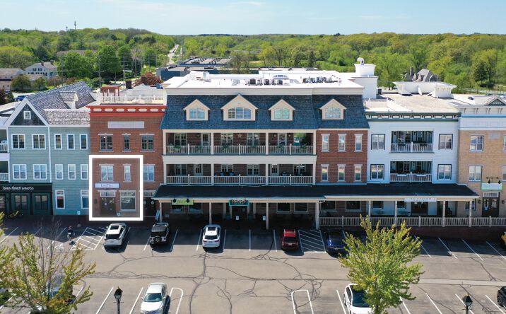 Pictures of Retail property located at 601 N Genesee St, Delafield, WI 53018 for lease - image #1