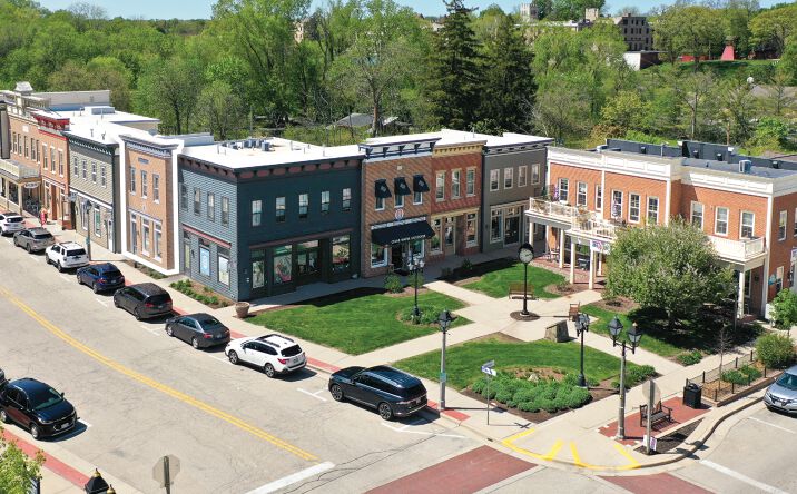 Pictures of Retail property located at 527 Milwaukee St, Delafield, WI 53018 for lease - image #1