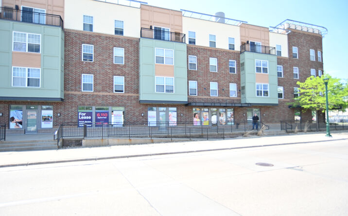 Pictures of Retail, Office, Restaurant property located at 1550 Larpenteur Ave W, Falcon Heights, MN 55113 for lease - image #1