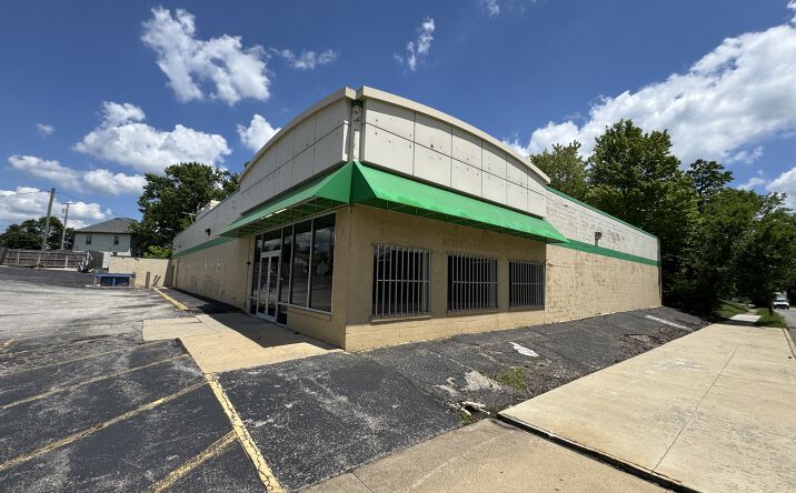 Pictures of Retail property located at 600 Springmill St, Mansfield, OH 44903 for lease - image #1