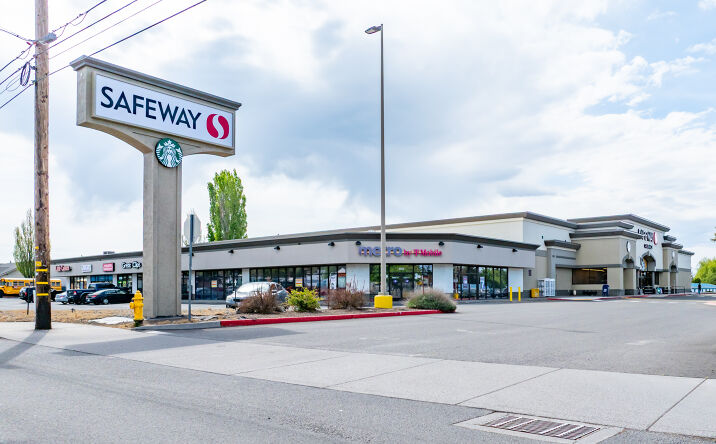 Pictures of Retail property located at 5520 S 6th St, Klamath Falls, OR 97603 for lease - image #1