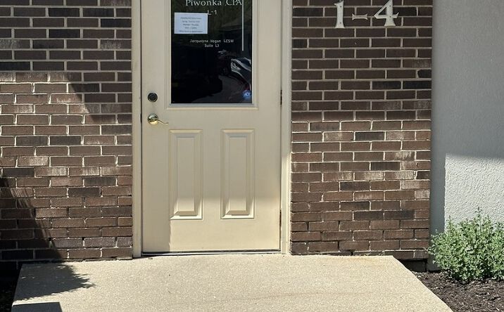 Pictures of Office property located at 5404 W Elm Street L-3, McHenry, IL 60050 for lease - image #1