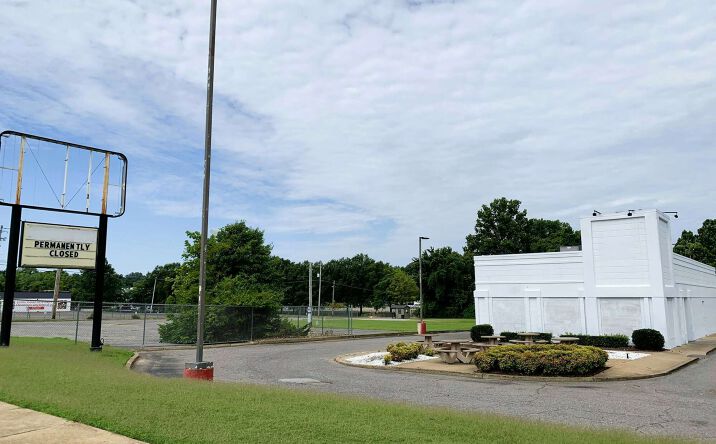 Pictures of Retail, Restaurant property located at 3623 Elvis Presley Blvd, Memphis, TN 38116 for lease - image #1