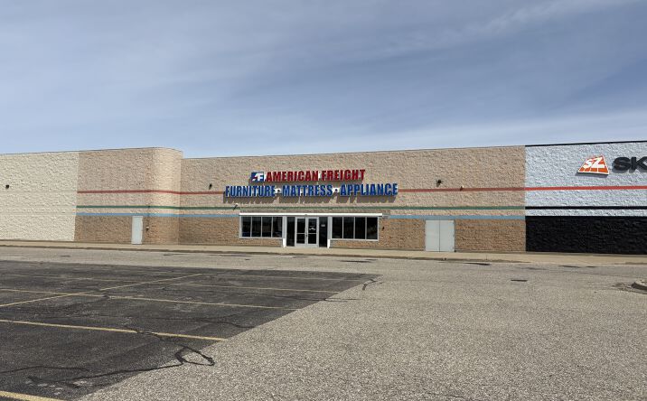 Pictures of Retail property located at 1740 E Sherman Blvd, Muskegon, MI 49444 for lease - image #1