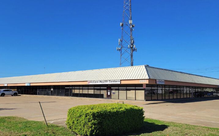 Pictures of Office property located at 2233 E Grauwyler Rd, Irving, TX 75061 for lease - image #1