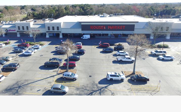 Pictures of Retail property located at 4001 General De Gaulle Dr, New Orleans, LA 70114 for lease - image #1