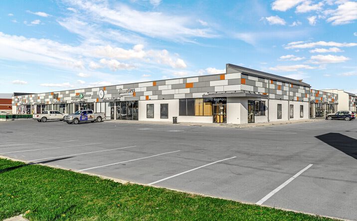 Pictures of Retail property located at 5900 E 82nd St, Indianapolis, IN 46250 for lease - image #1