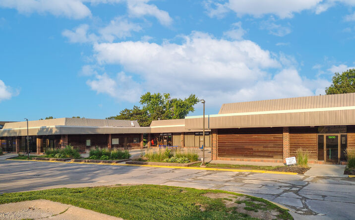 Pictures of Retail, Office property located at 3802 N 108th St, Omaha, NE 68164 for lease - image #1