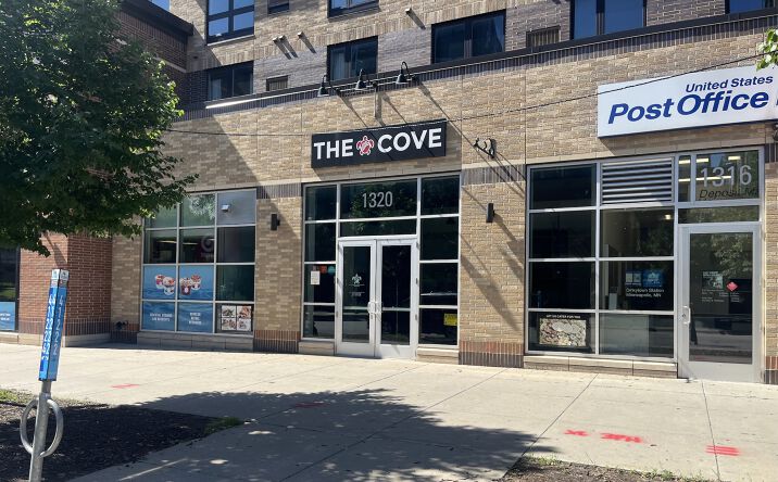 Pictures of Retail, Restaurant property located at 1324 5th St SE, Minneapolis, MN 55414 for lease - image #1