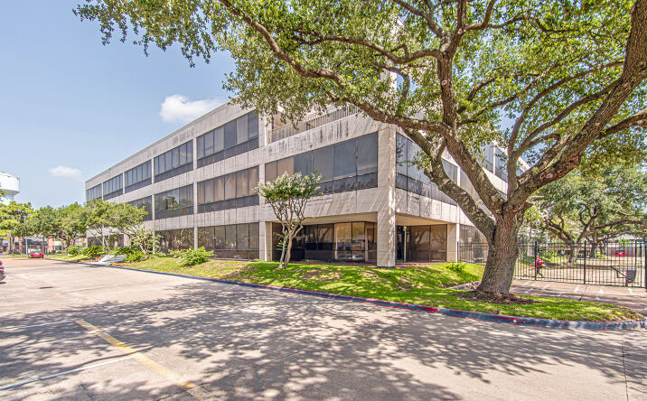 Pictures of Office property located at 390 Glenborough Dr, Houston, TX 77067 for lease - image #1